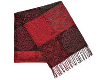 Load image into Gallery viewer, Calzeat Celtic Scarf
